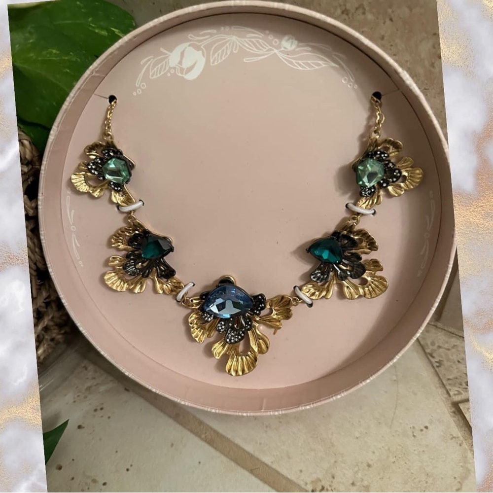 Chloe + Isabel Le Rococo Statement Necklace NIB